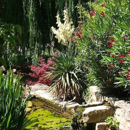 Jardin D'antan Bed & Breakfast 3*